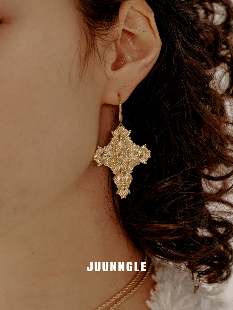 Cross Magnolia shoulder pendants