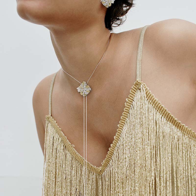 Tweeds tassel sweater chain