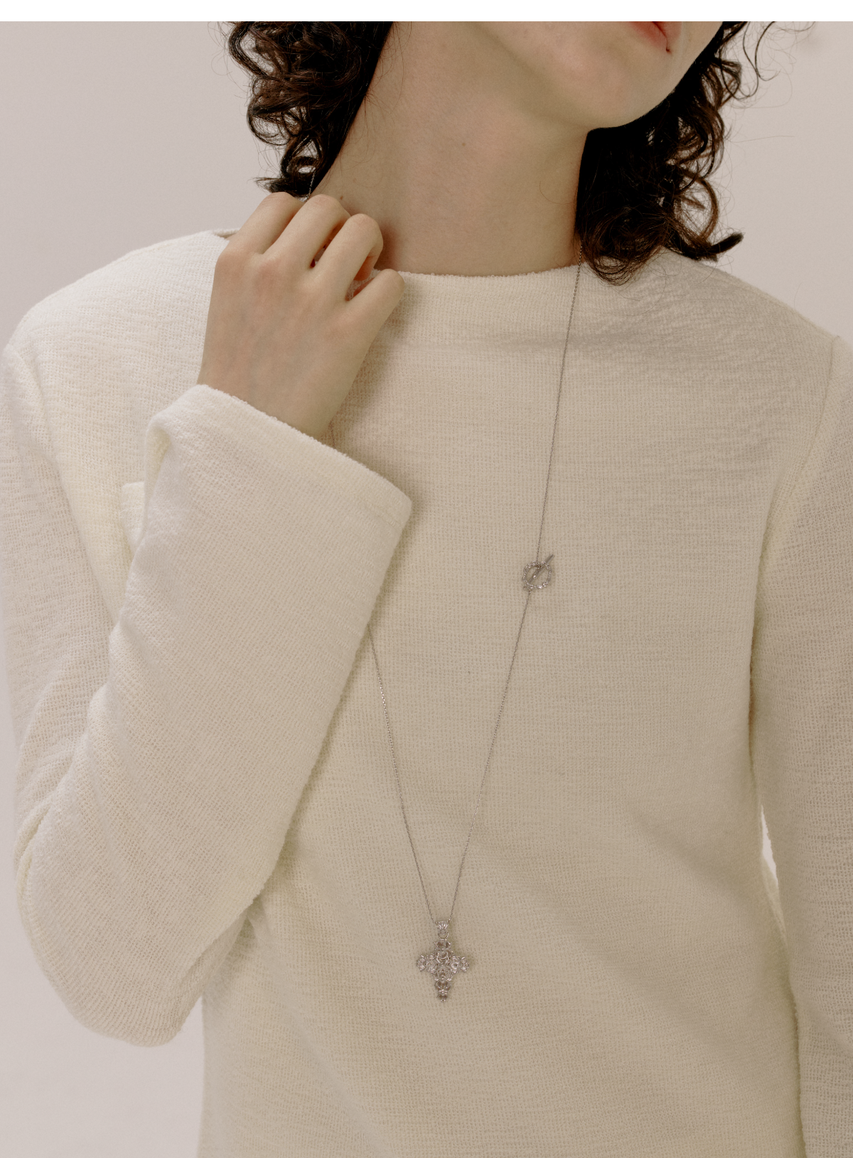 Cross Magnolia long necklace