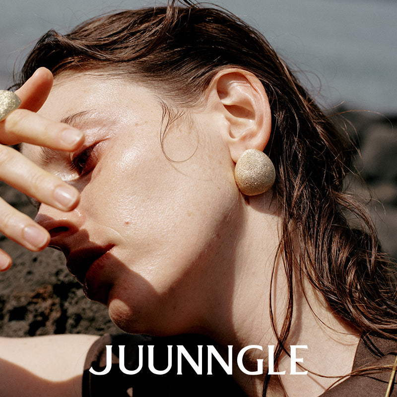 Pura Dust Stud Earrings