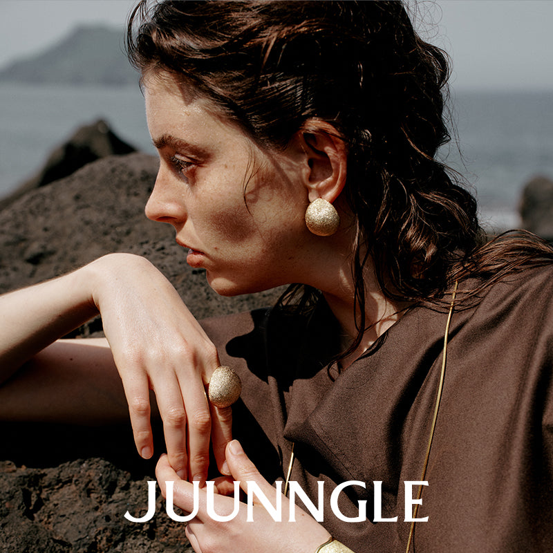 Pura Dust Stud Earrings