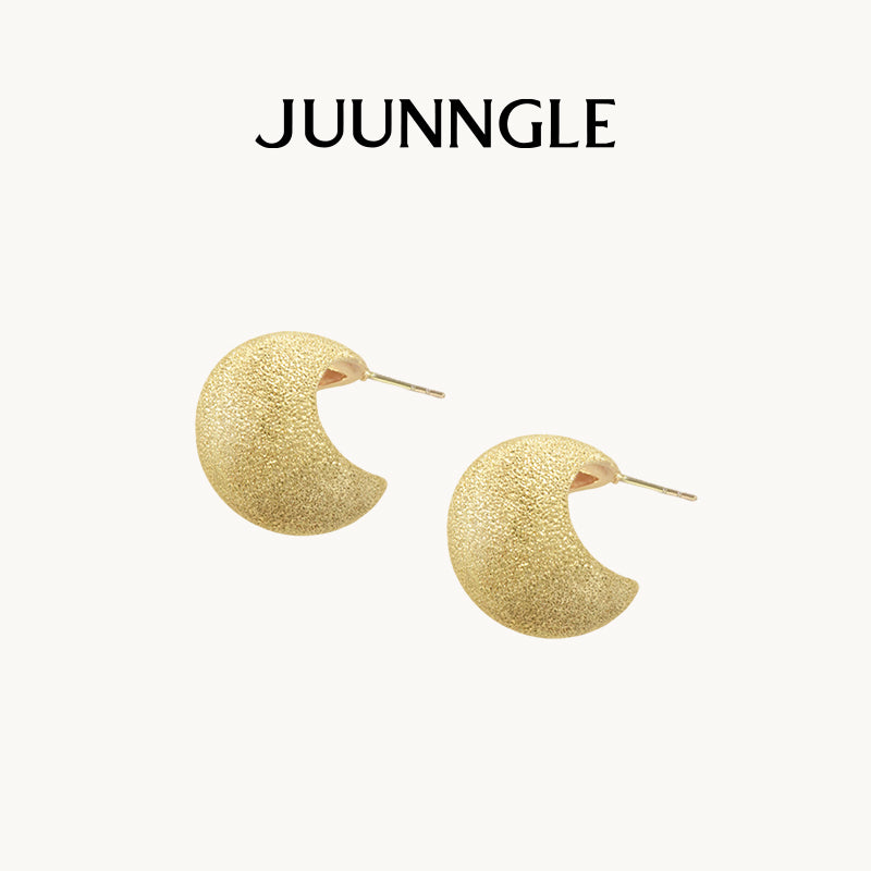 Pura Dust Full Moon Stud Earrings