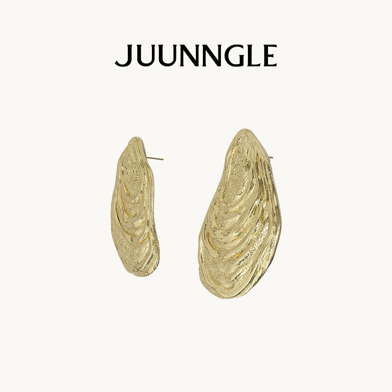 Mussel Bay Stud Earrings