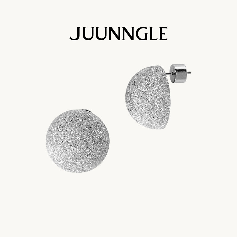 Pura Dust Stud Earrings