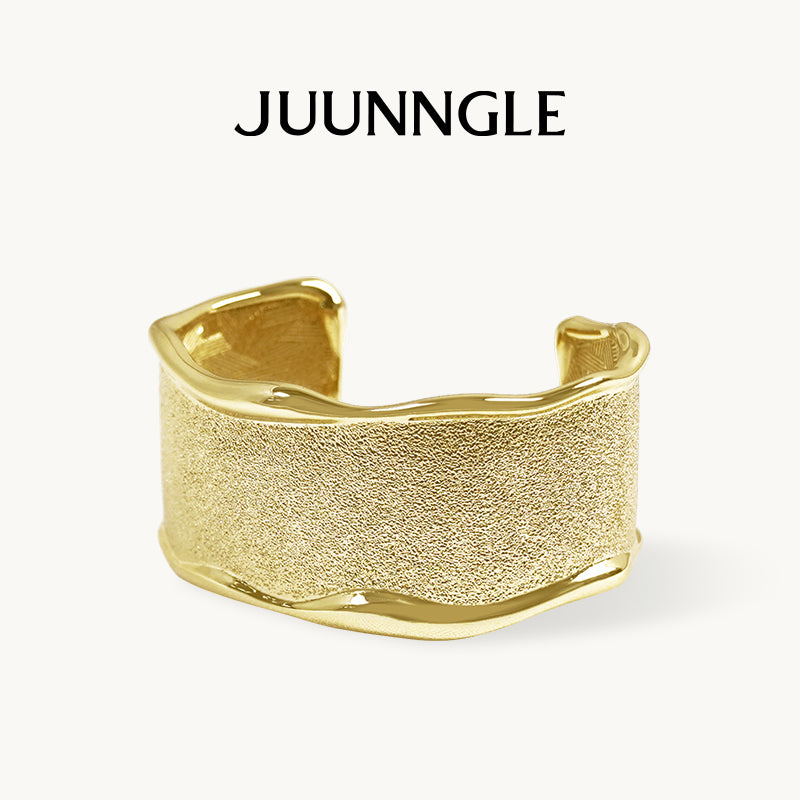 Pura Dust Bangle Bracelet