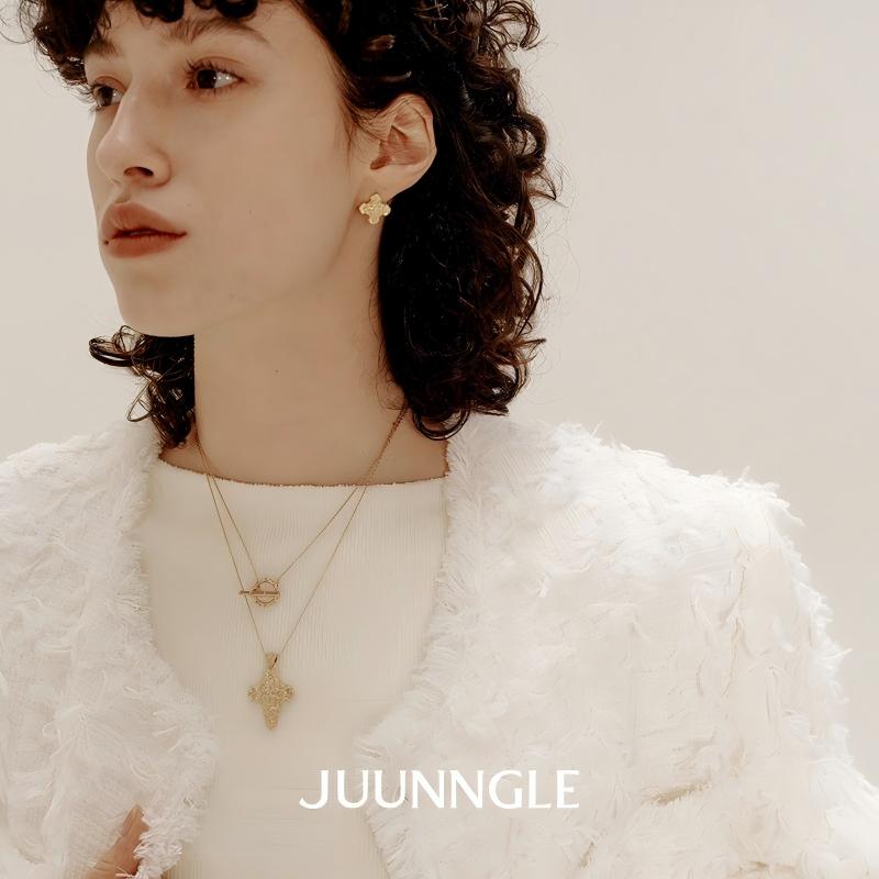 Cross Magnolia long necklace