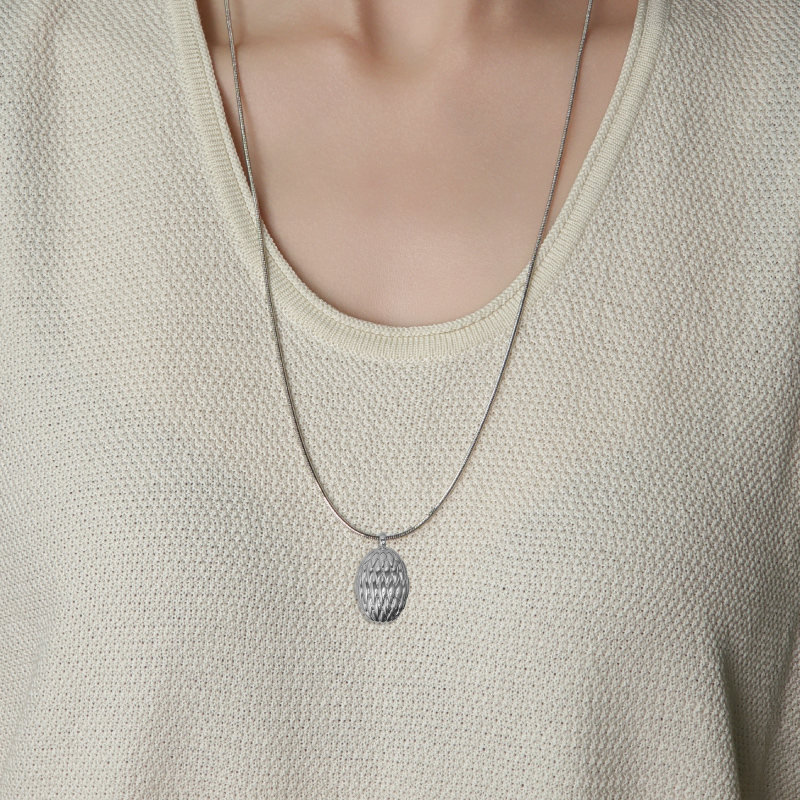 Lucky Scales Red Agate Necklace