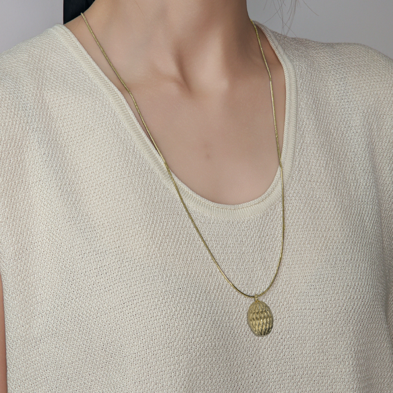 Lucky Scales Red Agate Necklace