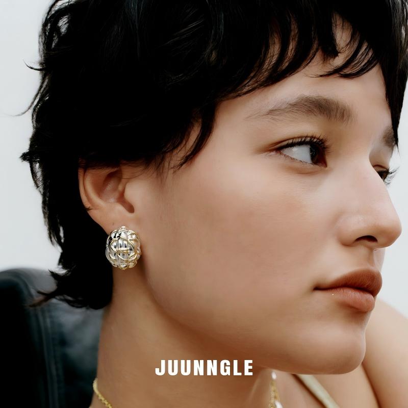 Tweeds oval stud earrings