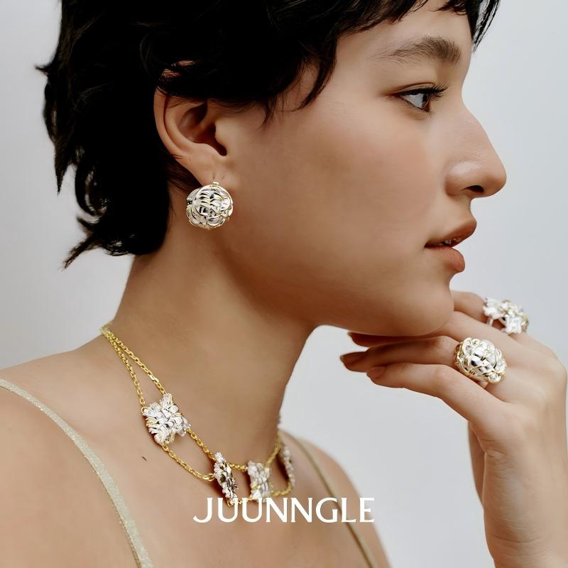 Tweeds round earrings